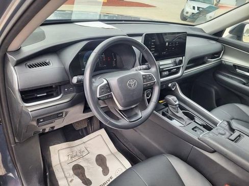 Used 2024 Toyota Grand Highlander XLE image 11