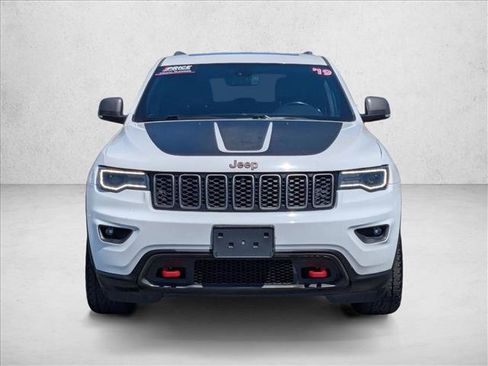 Used 2019 Jeep Grand Cherokee Trailhawk w/ Trailhawk Luxury Group AWD/4WD image 2