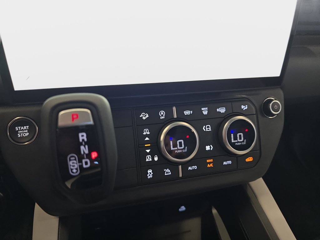New 2026 Land Rover Defender 110 S AWD/4WD image 17