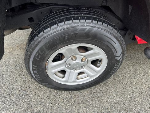 Used 2017 Jeep Wrangler Unlimited Sport w/ Mopar Black Appearance Group image 26