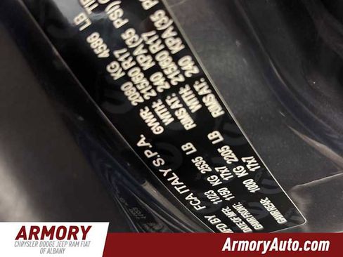 Used 2023 Jeep Renegade Latitude image 39