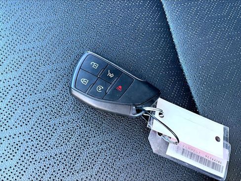 Used 2025 Chevrolet Equinox LT w/ Convenience Package II FWD image 13