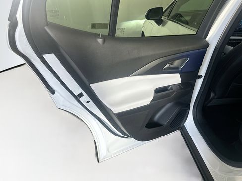 Used 2025 Chevrolet Equinox EV LT FWD image 26