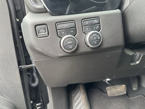 Used 2024 GMC Sierra 1500 SLT image 7