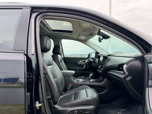 Used 2021 Chevrolet Traverse RS image 10