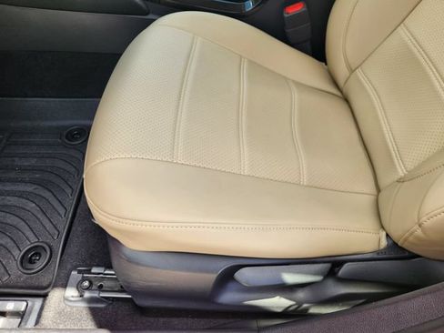Used 2022 Toyota Corolla LE FWD image 22