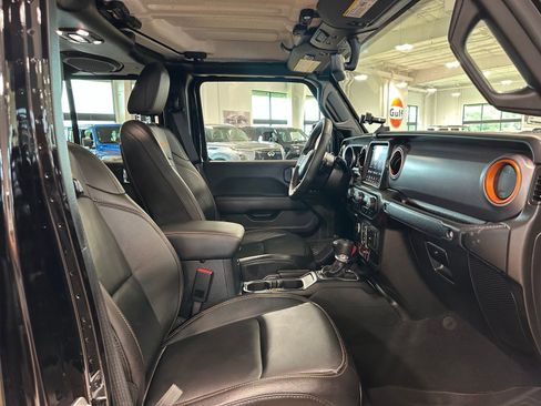 Used 2023 Jeep Gladiator Mojave w/ LED Lighting Group AWD/4WD image 37