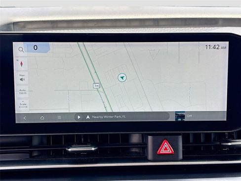 Used 2025 Kia Carnival FWD image 13