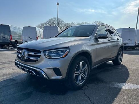 Used 2021 Mercedes-Benz GLC 300 4MATIC image 2