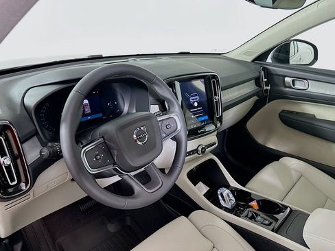 Used 2026 Volvo XC40 B5 Plus w/ Protection Package Premier AWD/4WD image 10