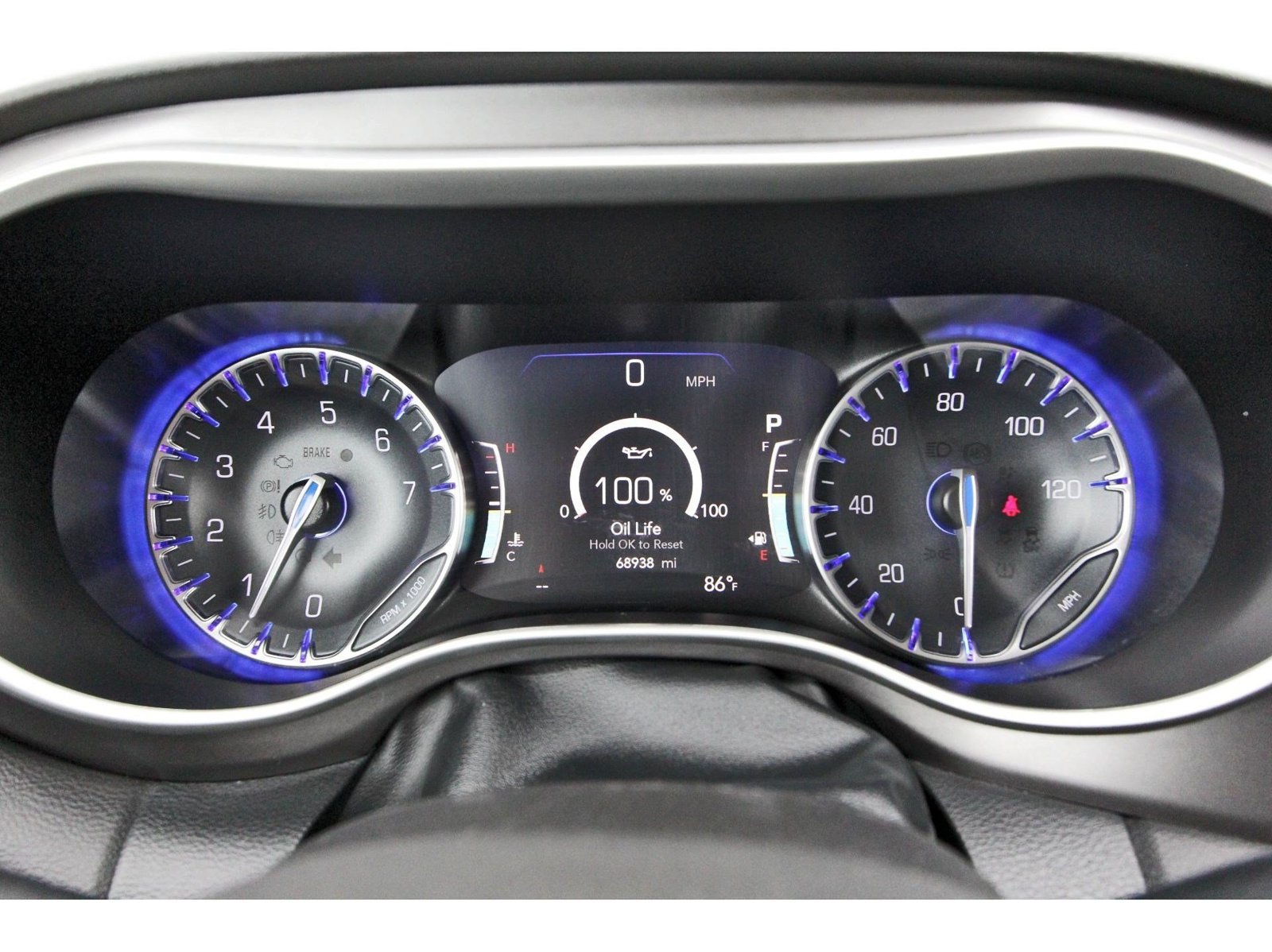 Used 2024 Chrysler Pacifica Touring-L FWD image 16