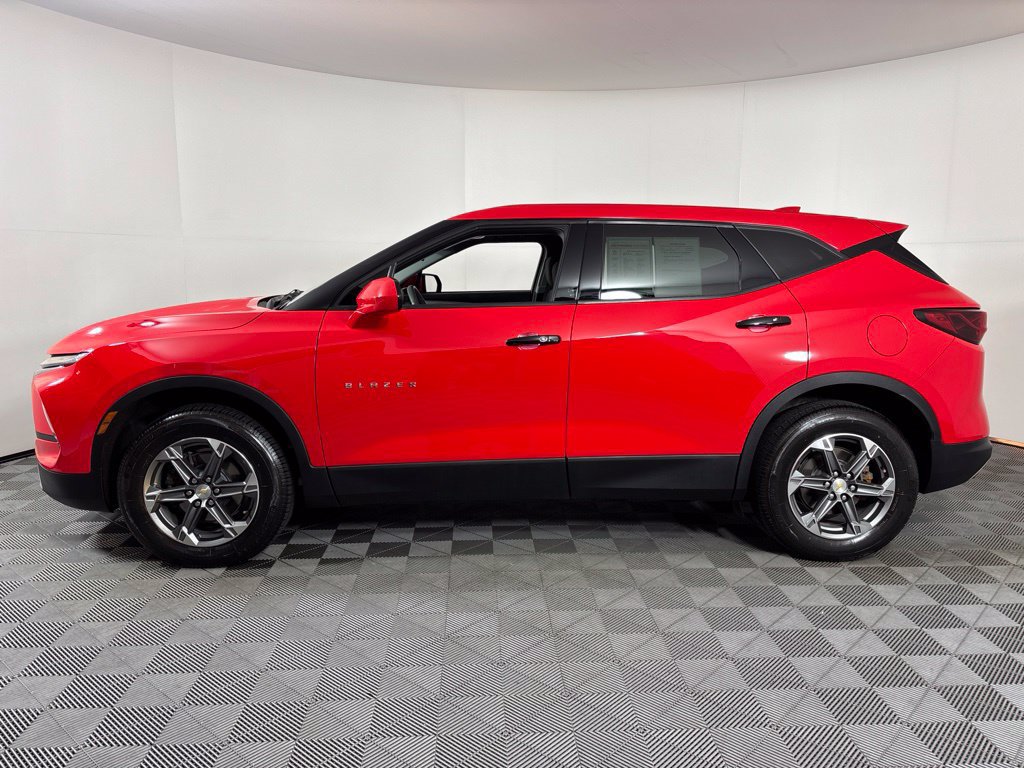 Used 2023 Chevrolet Blazer LT FWD image 15