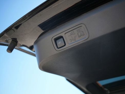 Used 2023 Lincoln Navigator L Reserve AWD/4WD image 30