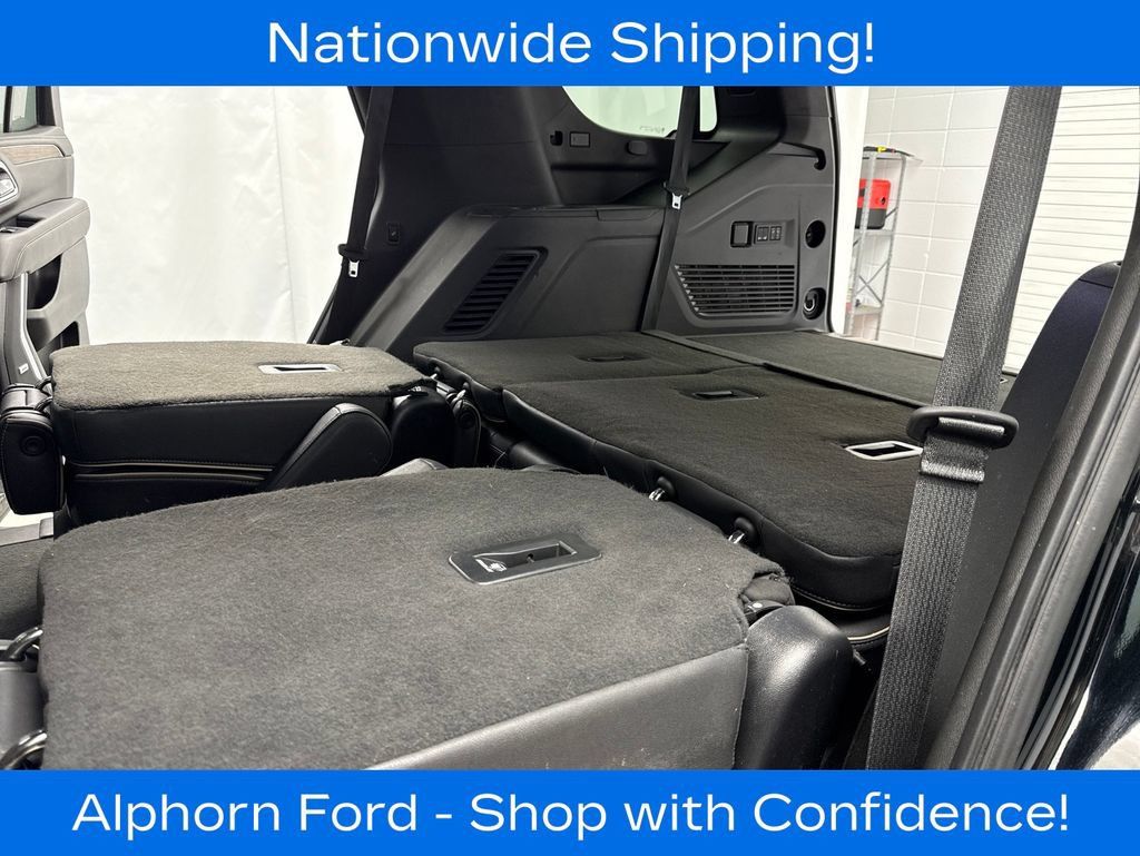 Used 2023 Chevrolet Tahoe Premier AWD/4WD image 38