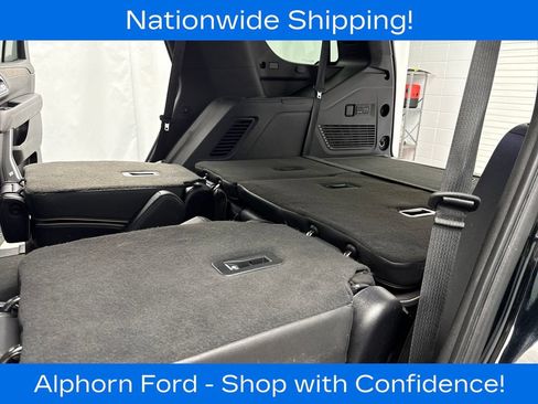 Used 2023 Chevrolet Tahoe Premier AWD/4WD image 38