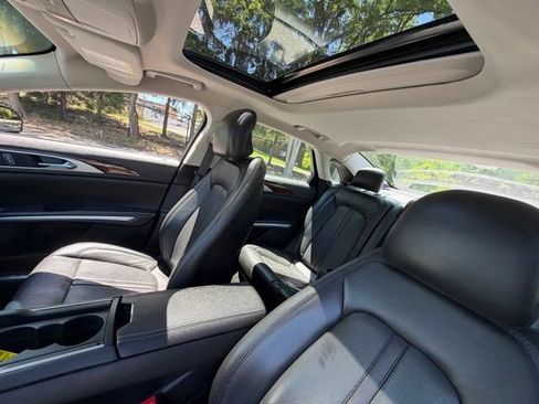 Used 2013 Lincoln MKZ FWD image 17