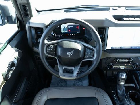 Used 2024 Ford Bronco Wildtrak image 15