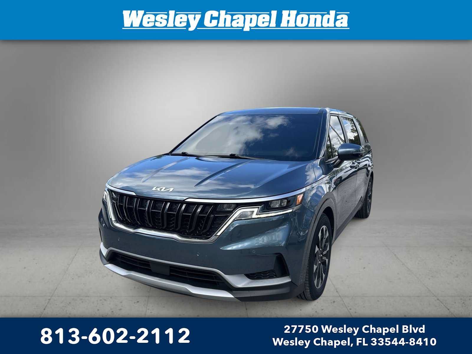 Used 2024 Kia Carnival EX FWD image 1