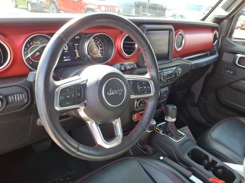 Used 2022 Jeep Wrangler Unlimited Rubicon w/ Cold Weather Group AWD/4WD image 12