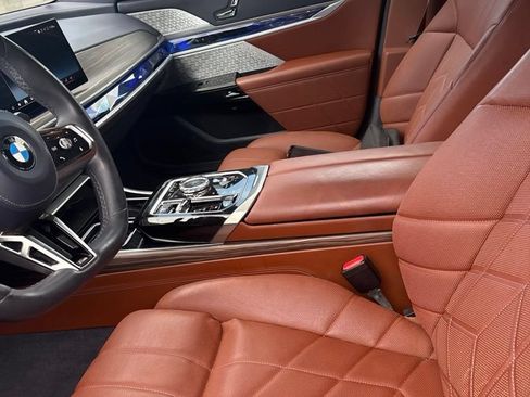 Used 2024 BMW 760i xDrive w/ Executive Package AWD/4WD image 3