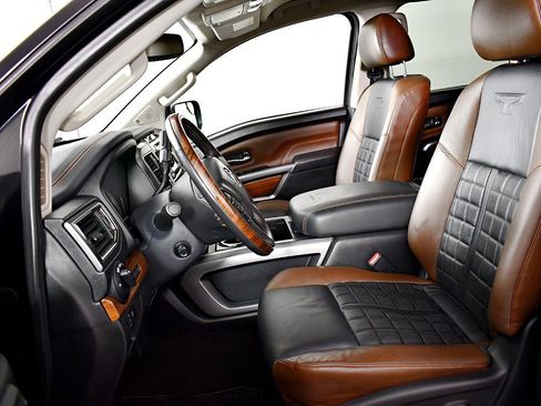 Used 2017 Nissan Titan Platinum Reserve image 18