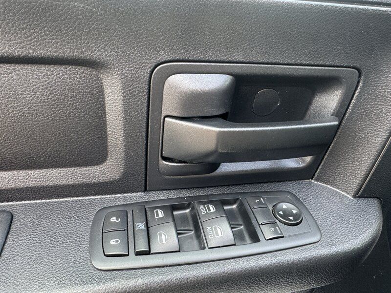 Used 2016 RAM 2500 Tradesman w/ Chrome Appearance Group AWD/4WD image 22