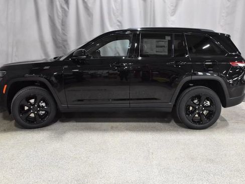 New 2025 Jeep Grand Cherokee L Limited w/ Luxury Tech Group II image 3