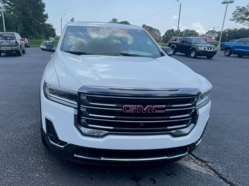 Used 2023 GMC Acadia AT4 w/ Technology Package AWD/4WD image 3