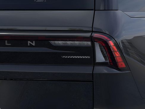 New 2026 Lincoln Navigator Reserve w/ Jet Appearance Package AWD/4WD image 21