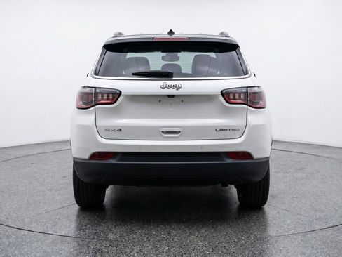 Used 2025 Jeep Compass Limited AWD/4WD image 7