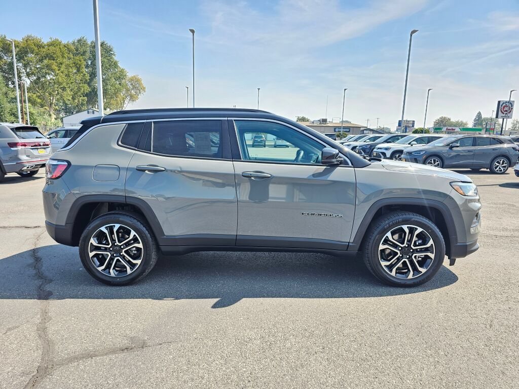 Used 2024 Jeep Compass Limited AWD/4WD image 7