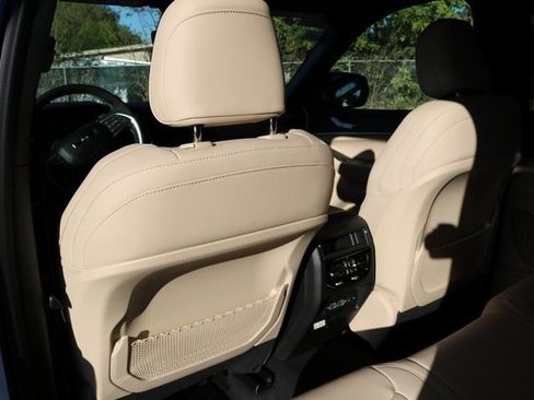 New 2025 Jeep Grand Cherokee Limited image 14