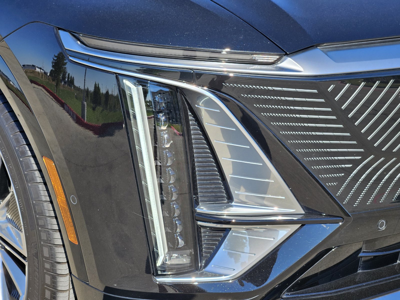 Certified 2026 Cadillac Lyriq Signature Luxury w/ Nappa Leather Package AWD/4WD image 9