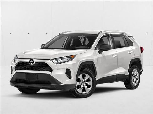 Used 2022 Toyota RAV4 LE image 1