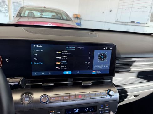 Used 2025 Hyundai Kona SEL image 21