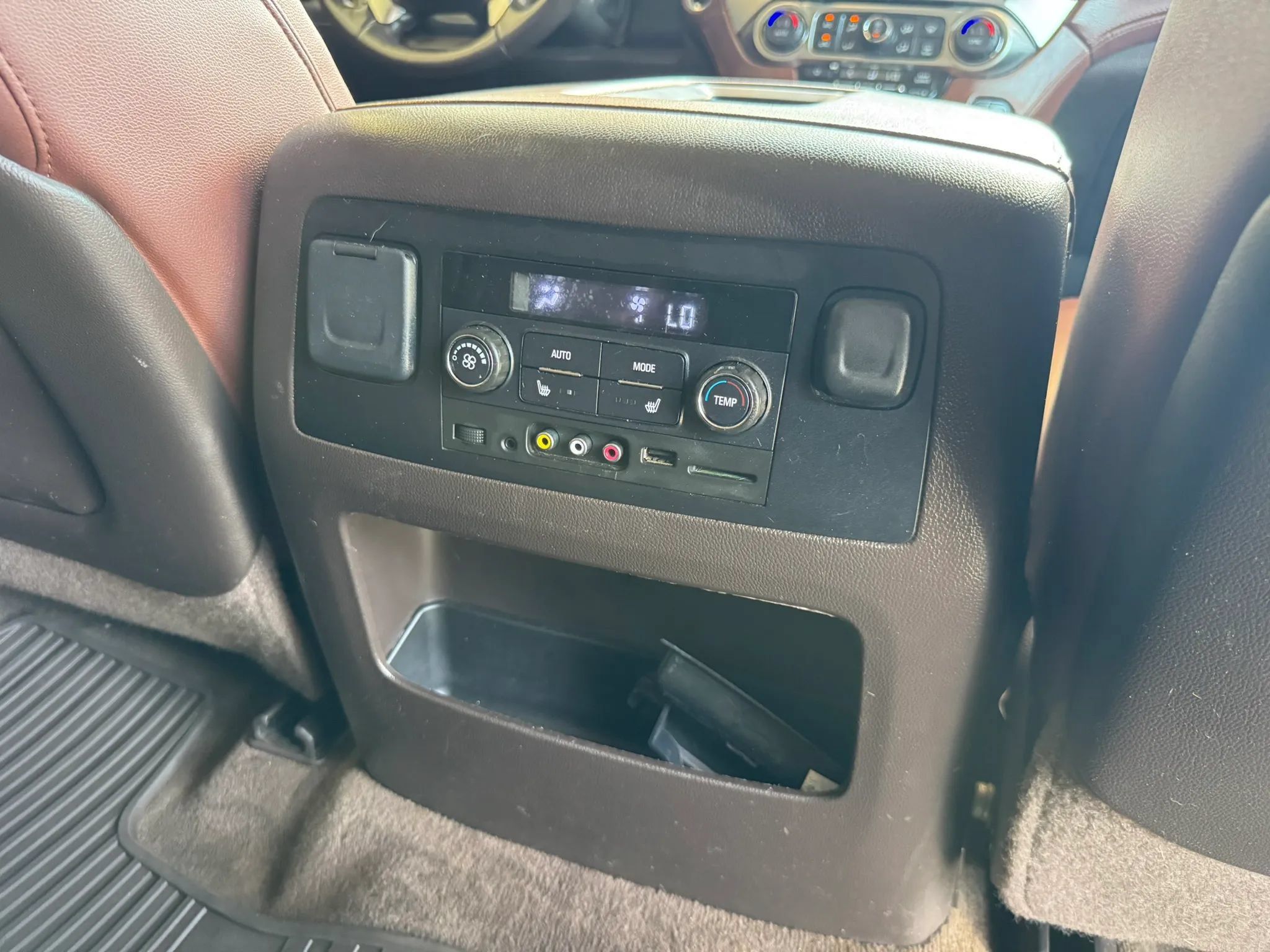 Used 2015 Chevrolet Suburban LTZ AWD/4WD image 24