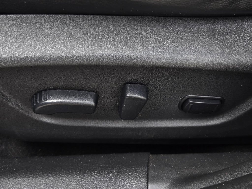 Used 2018 Nissan Rogue Sport SL FWD image 19