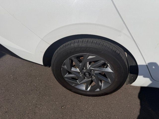 Used 2024 Hyundai Elantra SEL FWD image 31