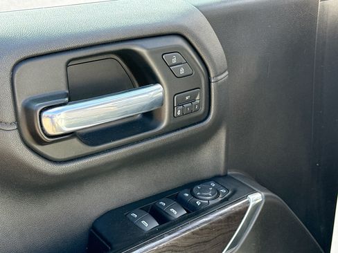Used 2019 Chevrolet Silverado 1500 LTZ w/ LTZ Premium Package AWD/4WD image 8