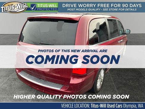 Used 2012 Chrysler Town & Country Touring-L w/ Premium Group image 4