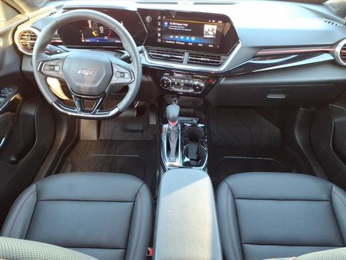 Certified 2025 Chevrolet Trax RS w/ Driver Confidence Package image 14