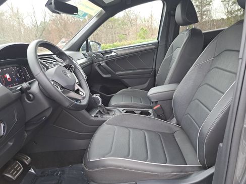 Certified 2024 Volkswagen Tiguan SEL R-Line image 15