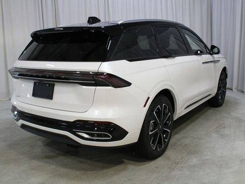 New 2026 Lincoln Nautilus Reserve image 26