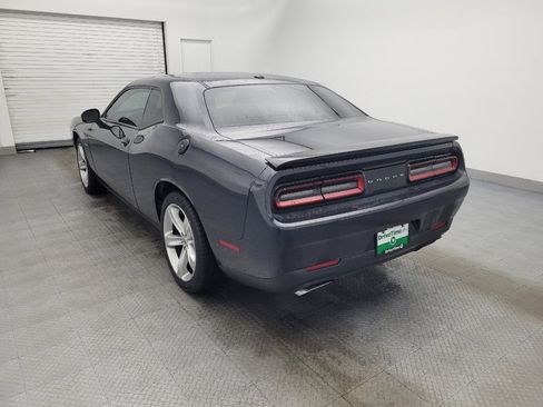 Used 2017 Dodge Challenger R/T image 5