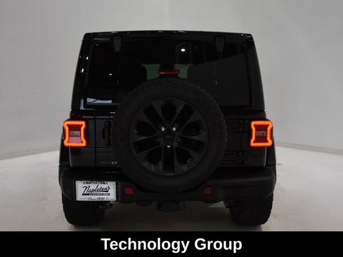 Used 2025 Jeep Wrangler Unlimited Sahara AWD/4WD image 7