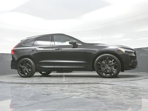 New 2026 Volvo XC60 T8 Ultra w/ Climate Package AWD/4WD image 32