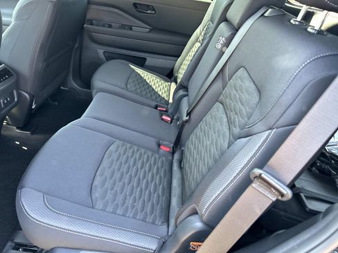 New 2026 Nissan Pathfinder SV w/ SV Premium Package FWD image 20