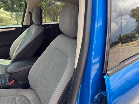 Used 2020 Ford Escape SE image 31