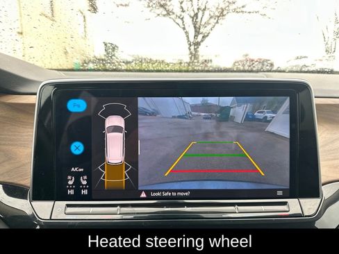 Used 2025 Volkswagen Atlas SE image 15