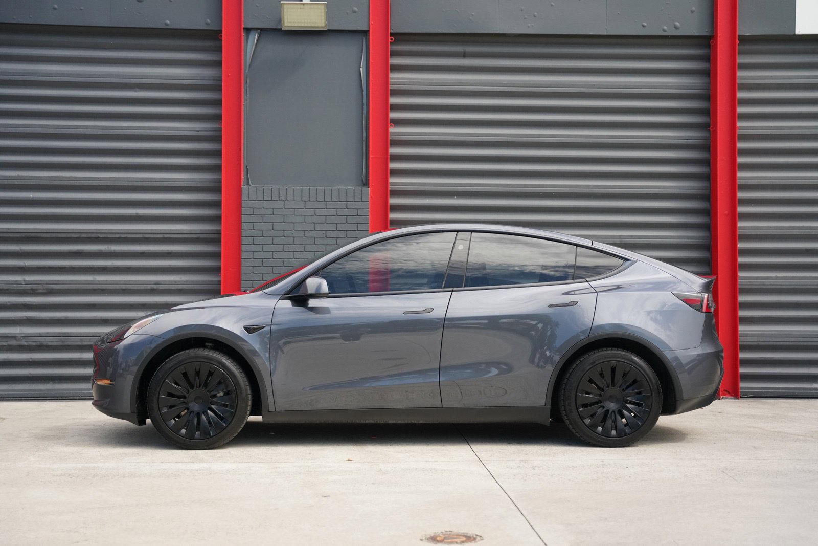 Used 2023 Tesla Model Y 2WD image 7